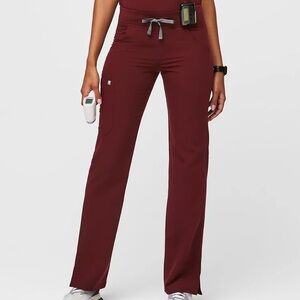 Figs Kade cargo scrub pants burgundy small